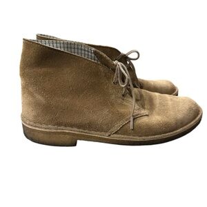 Clark’s Desert Boot Oakwood Suede
Size 8.5